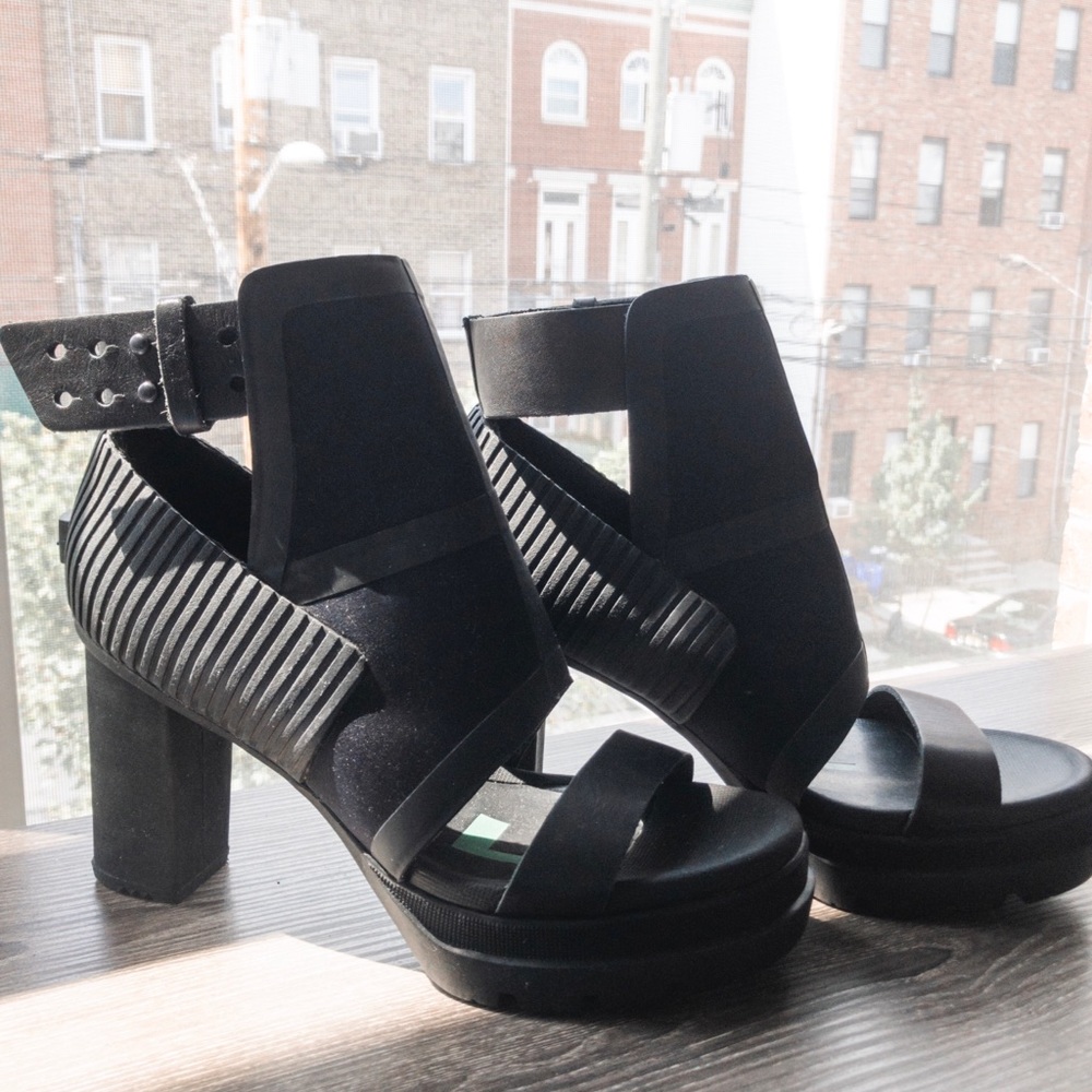 Sorel Medina Black Sandal High Heel Rubber